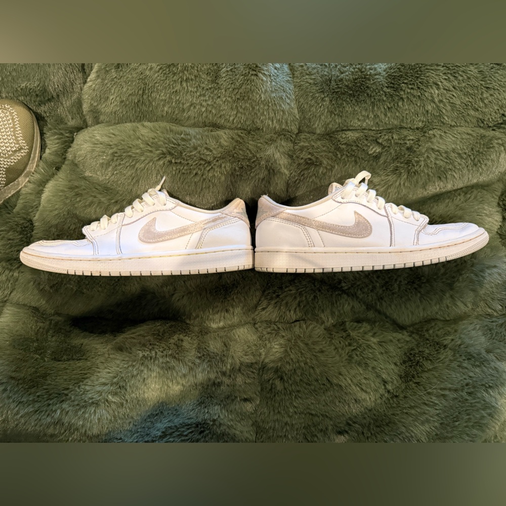 Nike Jordan Low in Neutral Grey - Picture 4 of 9